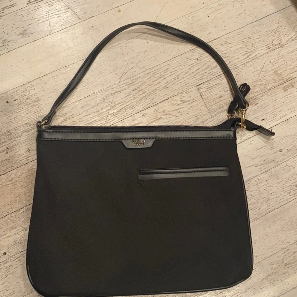 Tutilo New York black nylon wristlet lap top bag size 12/9 Guc